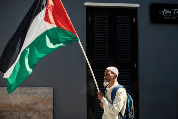 "PRIZNAĆEMO PALESTINU": Šok iz Velike Britanije, ovo Izrael ni u snu nije očekivao od njih