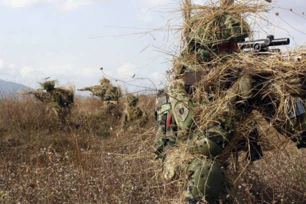 MINISTARSTVO ODBRANE: Realizovana taktička obuka izviđačkih jedinica Vojske Srbije