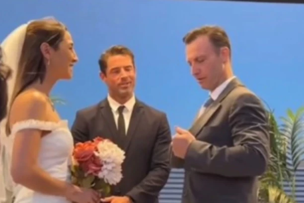 NEVESTA JE JAVNO PONIŽENA NA SOPSTVENOM VENČANJU: Nesrećnica je samo prebledela, oči su joj bile pune suza, nije mogla da veruje šta joj je muž priredio! (FOTO+VIDEO)