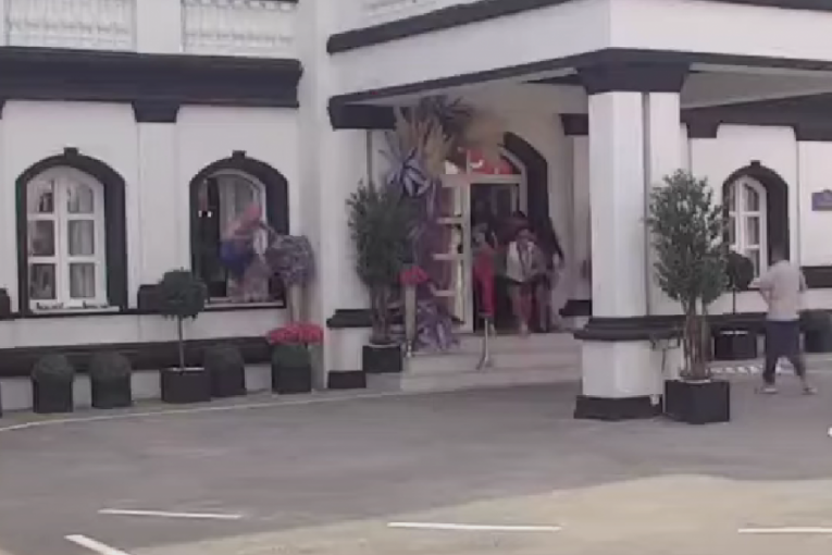 Otvorena prodavnica u Eliti