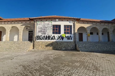 "KROZ SNAŽNE BURE I SILNE OLUJE": Velika Hoča sada SIJA, važan projekat završen sredstvima Kancelarije za KiM