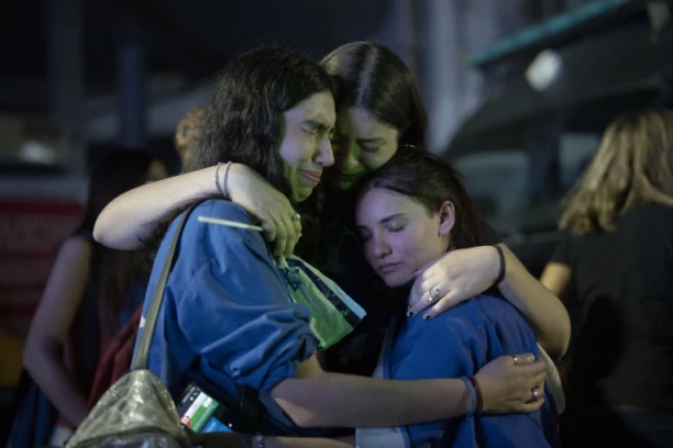 "SEDELI SU NA MOJOJ DRUGARICI, SILOVALI SU JE I UBILI"! Jezivo svedočenje devojke koja je bila na žurci smrti u Izraelu!