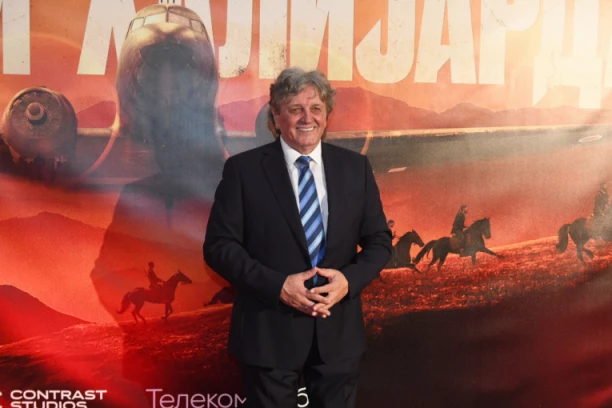 "VAZDUŠNI MOST" STIŽE NA MALE EKRANE! Radoš Bajić poručio: "Ovo je KRUNA moje karijere!" (FOTO)