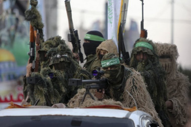 BILO SPAKOVANO U KUTIJAMA KOLAČA: Izraelci na granici pronašli tajno pakovanje za Hamas, pa se ŠOKIRALI O ČEMU SE RADI
