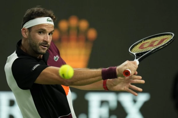 ŽIVOTNA FORMA "BEJBI FEDERERA": Dimitrov eliminisao ŠAMPIONA Šangaja za POLUFINALE u Parizu!