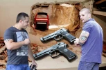 ŠOK OTKRIĆE! UKRADENA DVA PIŠTOLJA U SLUČAJU VELJE NEVOLJE: Od ovoga može zavisiti i odbrana optuženih!