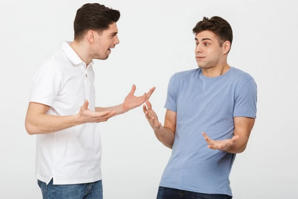 "EVO DRUGI DAN NE PRIČAMO, OD SILINE ŠAMARA JE PAO SA STOLICE" Ispovest oca NAPRAVILA HAOS NA MREŽAMA: Tinejdžer (17) ga OVAKO opsovao (FOTO)