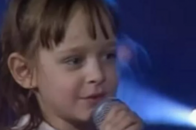 Luna Đogani kad je bila mala