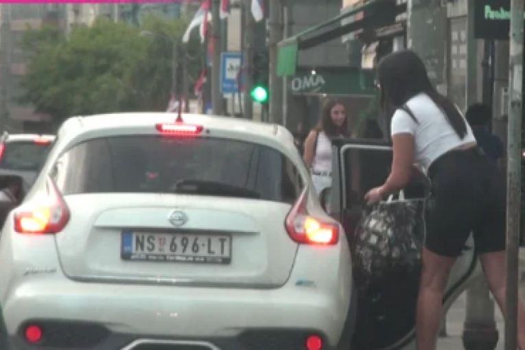 Dejan Dragojević sa devojkom Jovanom