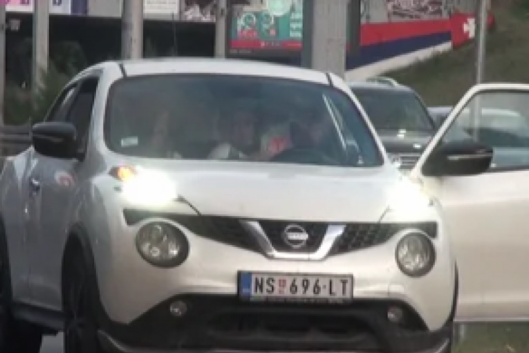 Dejan Dragojević sa devojkom Jovanom