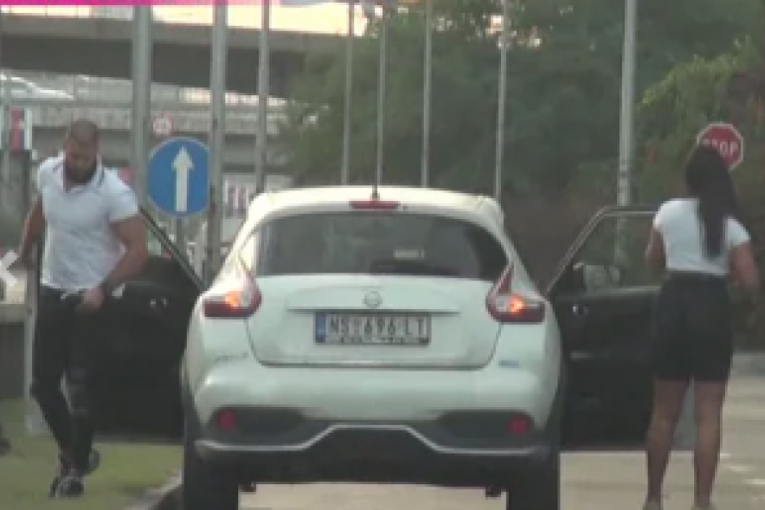 Dejan Dragojević sa devojkom Jovanom