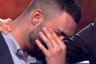 UČESNIKU ZVEZDE GRANDA UMRLI OTAC I MAJKA: Tragedija otkrivena uživo u programu, Ceca prolila more suza (FOTO)