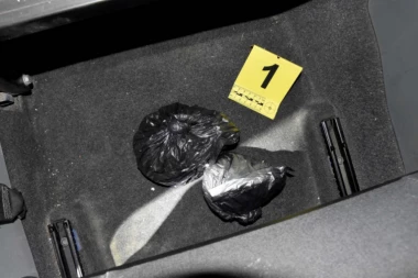 PRETRESLI MU VOZILO I PRONAŠLI DROGU: Uhapšen mladić iz Srbobrana - evo šta je krio!