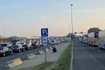 HAOS NA GRANICAMA I PUTEVIMA: Na ovim mestima je NAJKRITIČNIJE, kolone kilometarske!