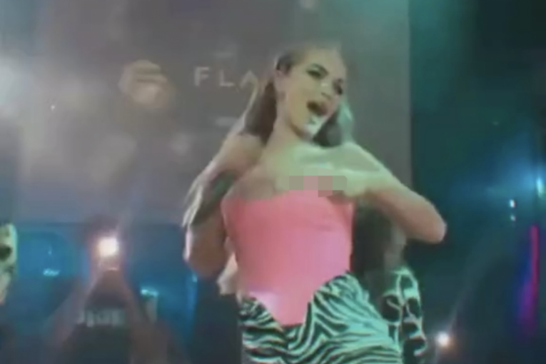 Teodora Džehverović na nastupu pokazala bradavicu