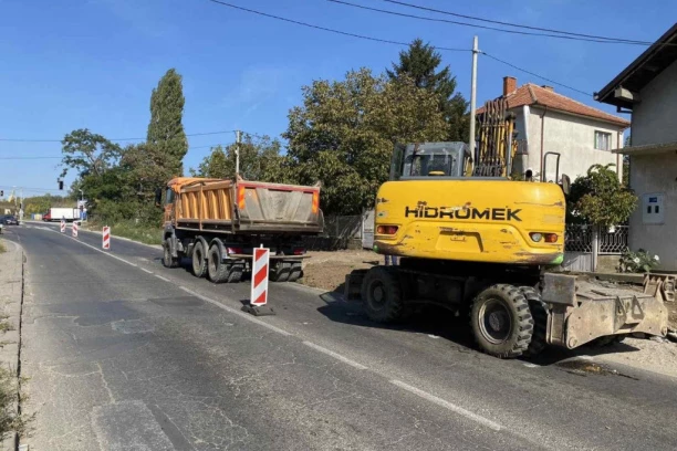 POČELI RADOVI NA SMEDEREVCU: Saobraćajnica dobija četiri nove trake i trotoare (FOTO)
