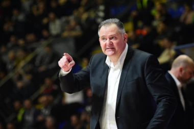 TRENER BORCA PRED MEČ PROTIV ZVEZDE MERIDIANBET! Imaju 16 sjajnih igrača u rotaciji!