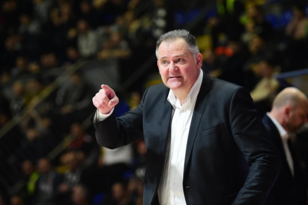 TRENER BORCA PRED MEČ PROTIV ZVEZDE MERIDIANBET! Imaju 16 sjajnih igrača u rotaciji!