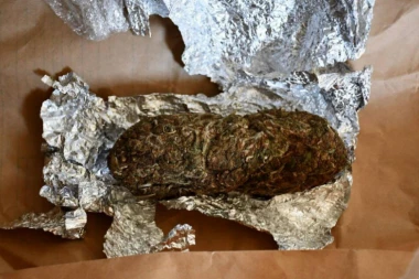 KRIO DROGU U DŽIPU! Uhapšen muškarac u Boru, nađeni mu narkotici u kolima i stanu!