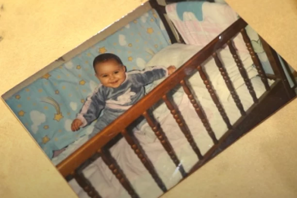 IZA OVIH SLIKA TAKMIČARKE "ELITE" KRIJE SE JEZIVA PRIČA: Dobijala je BATINE, deca su je gledala u SUZAMA, a OVO su detalji njenog detinjstva!