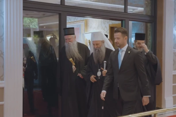 PATRIJARH PORFIRIJE U POSETI CRNOJ GORI, DOČEKAO GA JAKOV MILATOVIĆ: Predvodiće proslavu osvećenja sabornog hrama Hristovog vaskrsenja (FOTO)