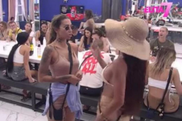 DRUGARICA MAJE MARINKOVIĆ UNIŠTILA ANELI: Tresu se Šimanovci, Slađa doživela pomračenje, pa počela da DIVLJA!