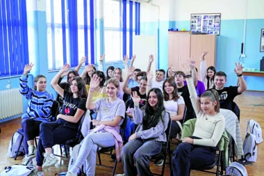 PREVENCIJA GOJAZNOSTI KOD ŠKOLSKE DECE: Vršnjačka edukacija u pet osnovnih škola!