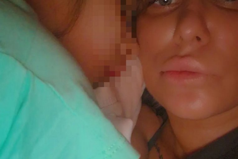 Ana Nikolić sa ćerkom