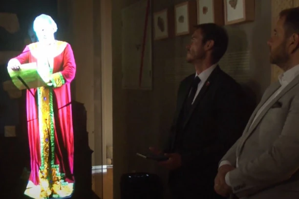 OVAKVO NEŠTO IMA SAMO MUZEJ U KRUŠEVCU! Deo stalne postavke od sada je HOLOGRAM Cara Lazara: "Izgleda kao živ"! (FOTO)