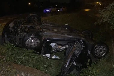 PREPOLOVLJEN AUTO, SMRSKAN DO NEPREPOZNATLJIVOSTI! Jezive scene sa mesta na kom je poginula tinejdžerka! (FOTO/VIDEO)