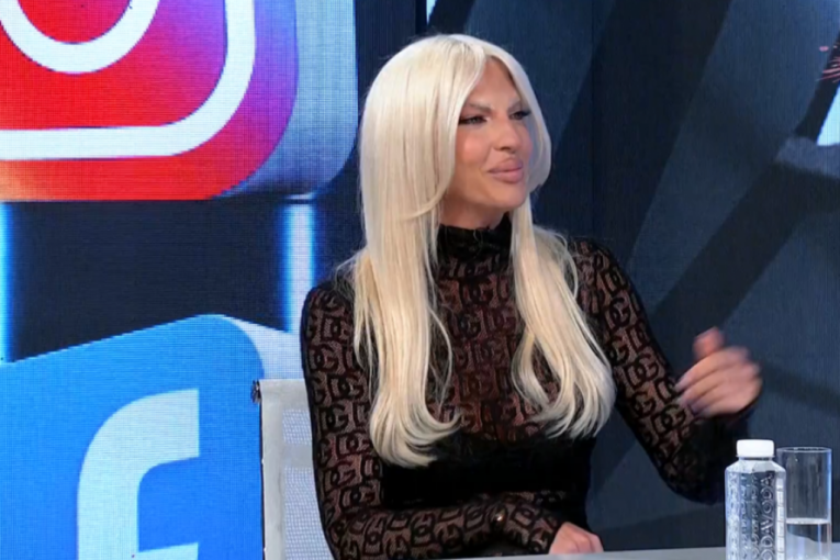 Jelena Karleuša u Hit Tvitu na Pinku