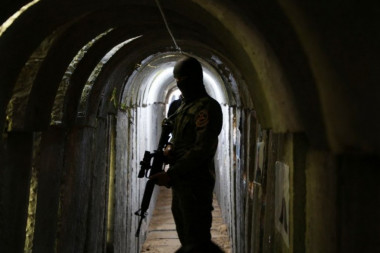 EVO KAKO SU IZRAELCI UNIŠTAVALI HAMASOVE TUNELE! Pronašli 130 tunelskih okana ispod Gaze! (VIDEO)