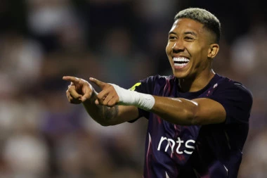 SALDANJA SE LUDO PROVEO! Sve je PRŠTALO sinoć u gradu! (FOTO)