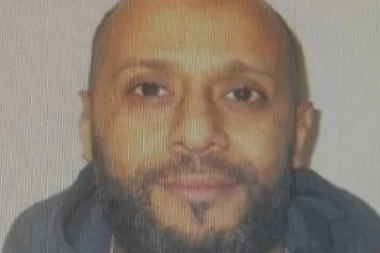 PRVI SNIMAK PUCNJAVE NA TERORISTU U BRISELU! Pogođen u grudi, mediji javili da NIJE ubijen, ali... (VIDEO)