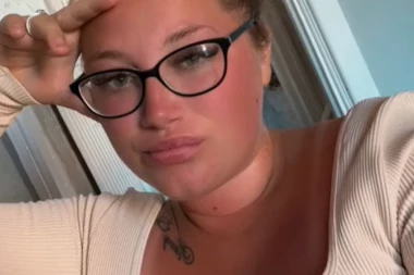 PROBUDILA SE ZA ŠKOLU, A ONDA SU KRENULI BOLOVI: Usledio je totalni ŠOK, njeni roditelji su za svega pet minuta postali BAKA I DEKA!