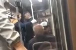 UŽAS U BEOGRADU: Mladić provocirao putnike u tramvaju pa DOŠLO DO TUČE! (VIDEO)
