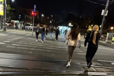 CECA RAŽNATOVIĆ U NOVOM SPOTU "PROĐI SA MNOM KROZ CRVENO": Glavna uloga pripala njenoj sestri Lidiji Ocokoljić!