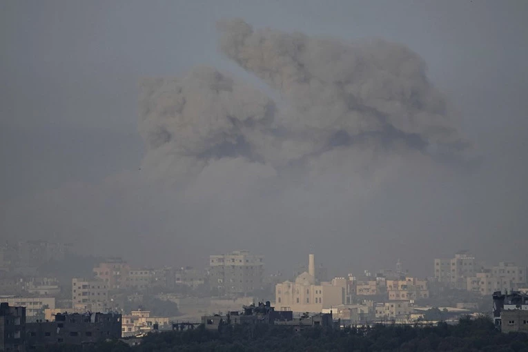 AMERIKA DIGLA DRONOVE IZNAD GAZE! Nadleću danonoćno, traže se Hamasovi tuneli!