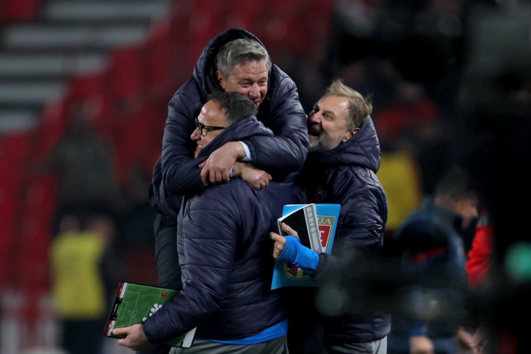 Slavlje selektora nakon trijumfa nad selekcijom Crne Gore