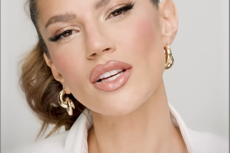 Danijela Dimitrovska sa šminkom 