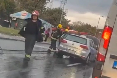 ZAPALIO SE AUTOMOBIL NA VIDIKOVCU:  Na toj deonici puta stvaraju se velike gužve!