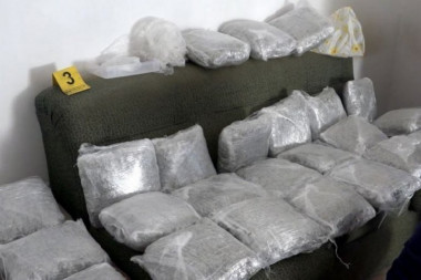 VELIKA AKCIJE BEOGRADSKE POLICIJE: "Pali" narko-dileri sa 112 kilograma DROGE! (FOTO)