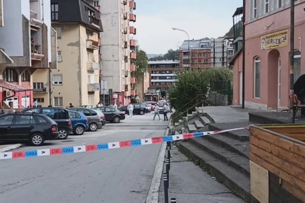 POZNATO STANJE TROJICE RANJENIH U UŽICU! Iz "mercedesa" u pokretu pucao na motocikliste!