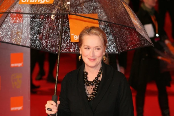 MERIL STRIP SE BORILA ZA ŽIVOT KAO LAVICA! Preživela scene kao iz akcionog filma!