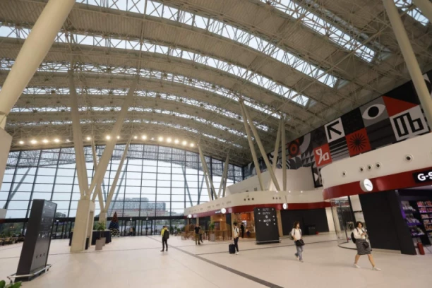 JOŠ DVA KOLOSEKA NA POKOPU IĆI ĆE KA BATAJNICI I ZEMUN POLJU: Evo do kada jer otvoren konkurs, i koji je rok za zavšetak radova!