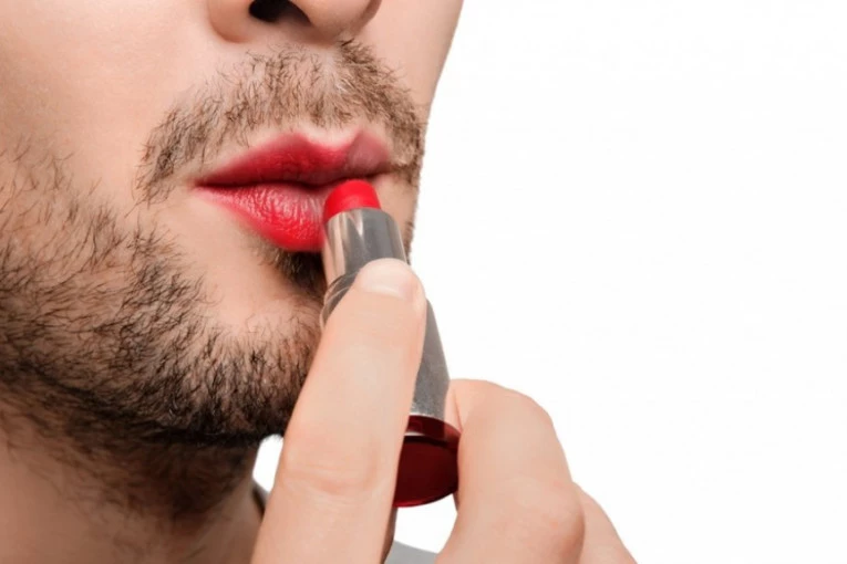 Nacisti ubijali homoseksualce ali ne i svoje nakarminisane kolege