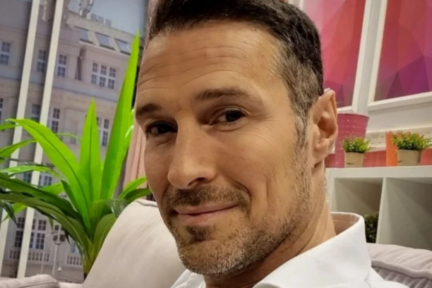GOLIŠAVE FOTKE NENADA BLIZANCA PROCURILE U JAVNOST: Ženama mami uzdahe, a tek kad se skine...
