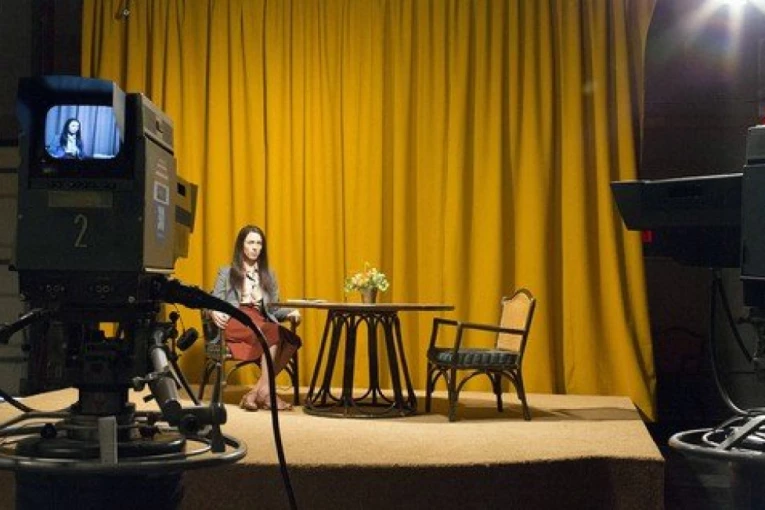 NOVINARKA IZVRŠILA SAMOUBISTVO PRED KAMERAMA U PROGRAMU UŽIVO! Pročitala je vest, a onda je krenulo sve po ZLU, studio ZANEMEO! (FOTO)