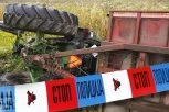 TEŠKA SAOBRAĆAJKA KOD ZLATIBORA Vozač traktorom probio zaštitnu ogradu, pa sleteo u reku