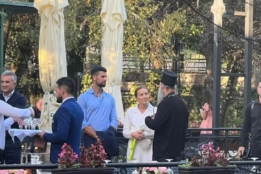 MELEM ZA UŠI: Evo KAKO je Novak Đoković UŽIVAO uz TRADICIONALNE PESME! (VIDEO)